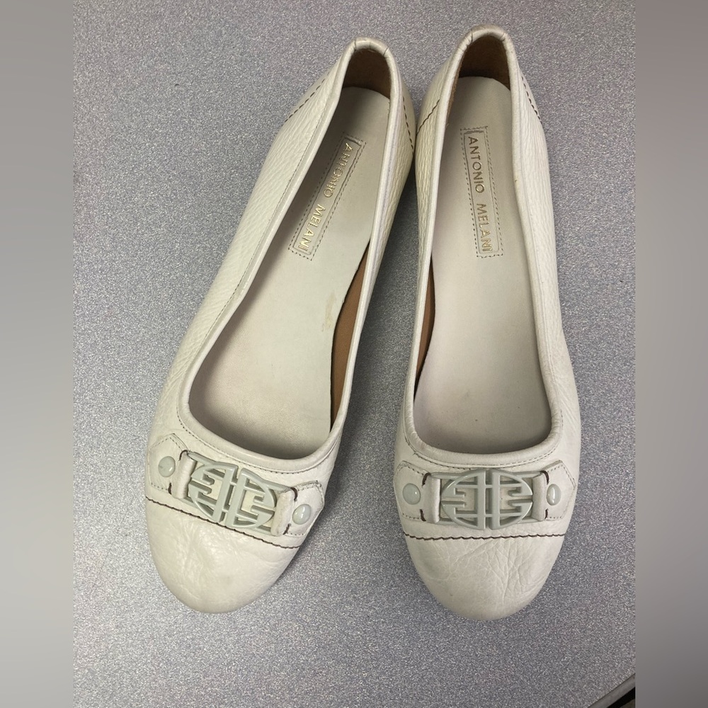 Antonio Melani Leather Flats